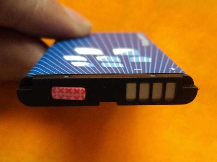 智能手機發展遇瓶頸 電池為何成手機廠商噩夢?