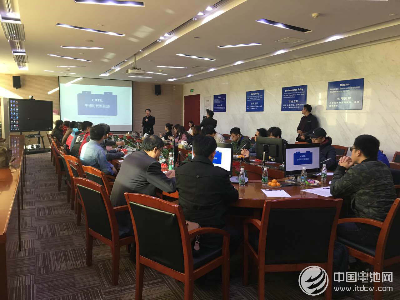 CATL工廠揭秘：如何打造世界第一安全的電池？