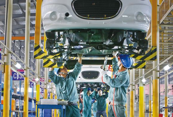 發(fā)力新能源車 車企大佬的新年致辭:踐行“擼起袖子加油干” 發(fā)力新能源車 車企大佬的新年致辭:踐行“擼起袖子加油干”