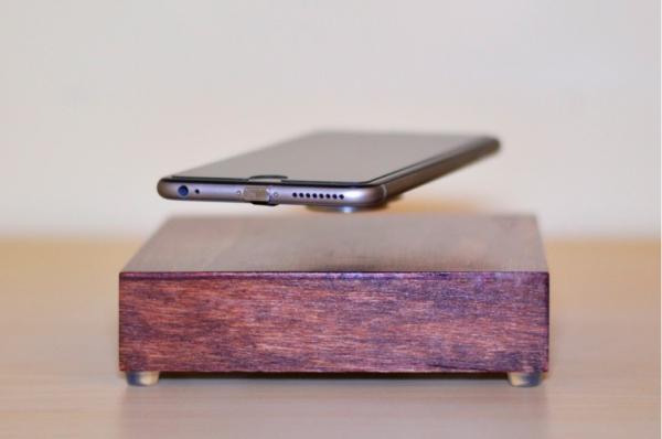 蘋果已申請懸浮充電專利：能讓iPhone浮在空中充電