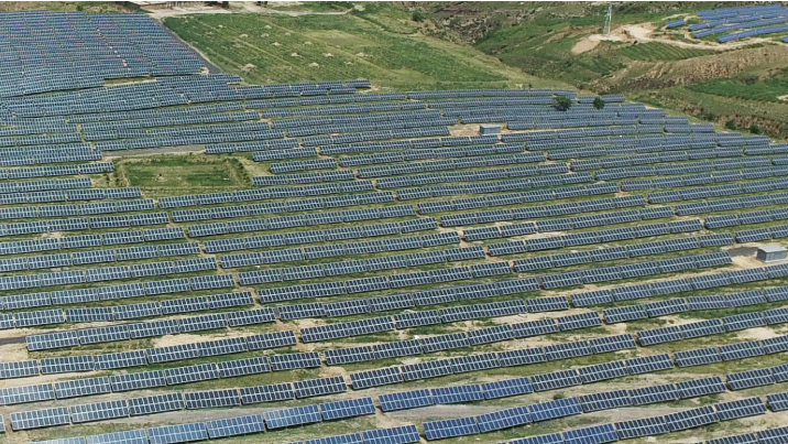 靳保芳代表：光伏企業(yè) “走出去”融資難待解