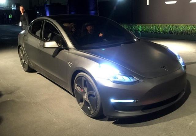 特斯拉MODEL 3量產車或6月亮相 外觀將調整