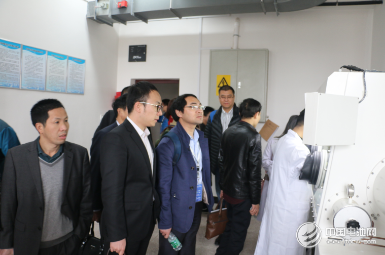 會代表參觀中南大學化學化工學院