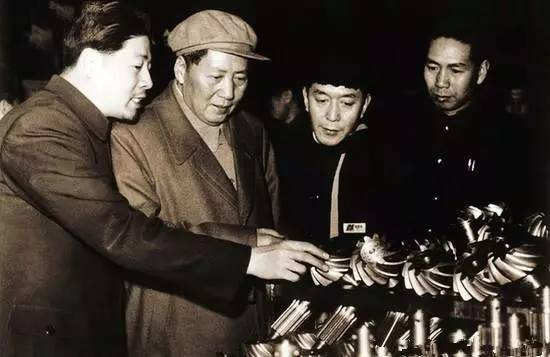 1958年2月，毛主席視察一汽