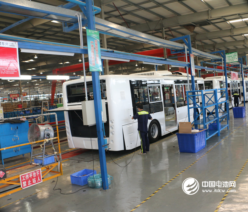 國內(nèi)新能源汽車向產(chǎn)業(yè)化與品牌化發(fā)展 自主品牌需揚(yáng)長避短