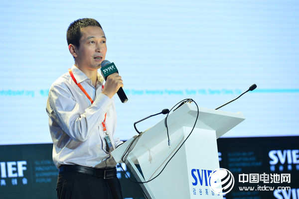 銀隆新能源天津產業園常務副總裁王懷斌發表“綠色交通改變社會交通形態”主旨演講