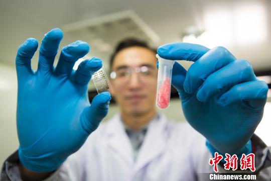 中國發(fā)現(xiàn)新型發(fā)電材料：未來可用衣服給手機充電