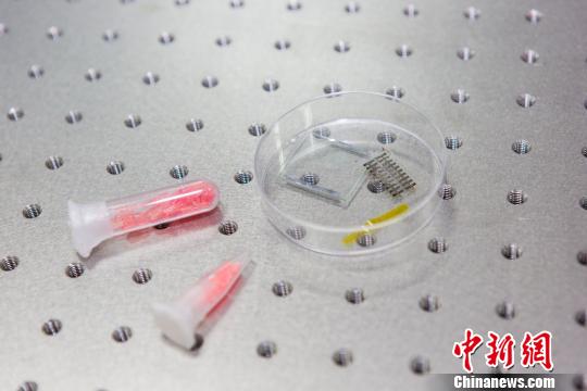 中國發(fā)現(xiàn)新型發(fā)電材料：未來可用衣服給手機充電