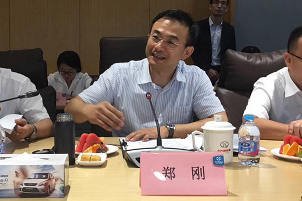 北汽集團(tuán)黨委委員、北汽新能源黨委書(shū)記、總經(jīng)理鄭剛