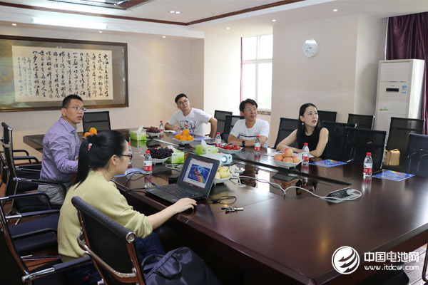 中國(guó)電池網(wǎng)一行與惠強(qiáng)新材相關(guān)領(lǐng)導(dǎo)交流座談