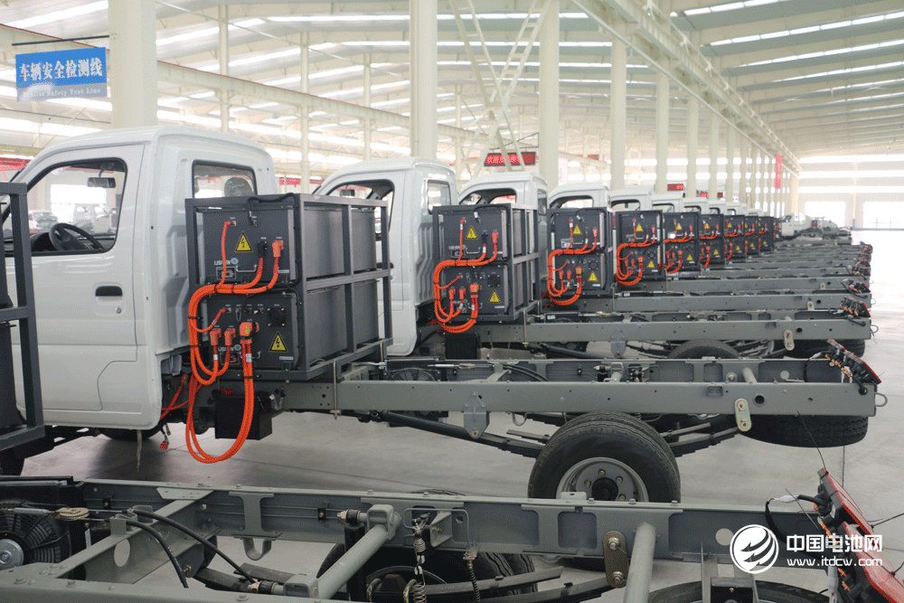  “雙積分”政策出臺 加快節能與新能源汽車發展步伐