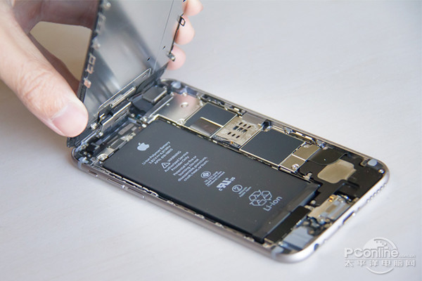 蘋果為降速門道歉 下調(diào)電池維修價就算解決了？