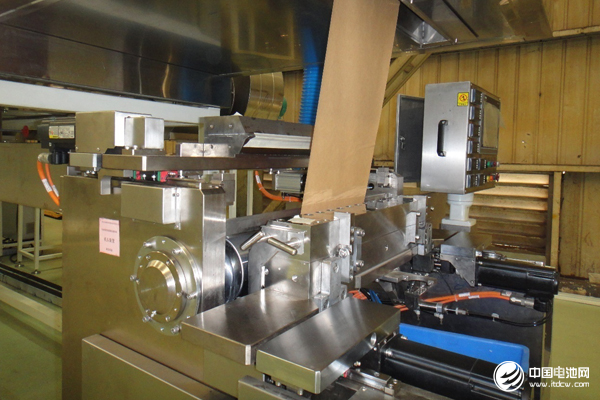 金銀河自主研發(fā)組合擠壓式組合模頭