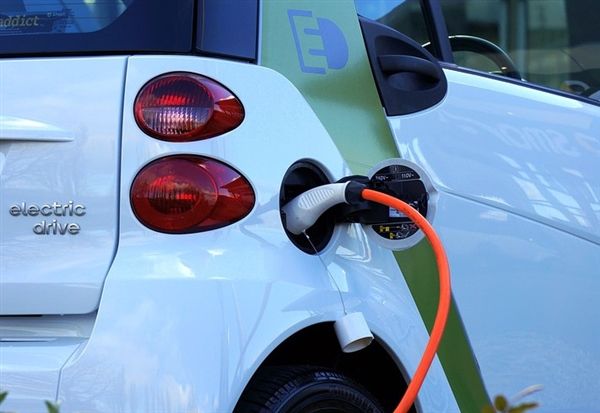 “退補預期”或加速購買熱情 近10億元大單布局新能源汽車股