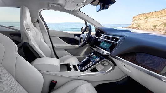 捷豹推出首款全電動汽車 專門針對特斯拉Model X設計