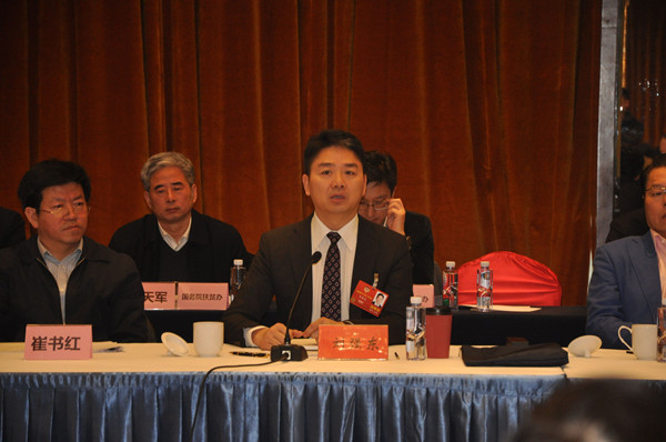 京東劉強東：電動物流車成本高 求補貼 求免費充電樁