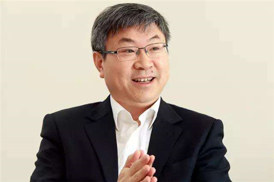  兩會(huì)代表議新能源汽車(chē)增長(zhǎng)的“絆腳石”  推動(dòng)新能源汽車(chē)產(chǎn)業(yè)發(fā)展