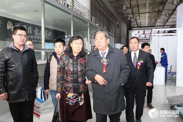 聚焦微型電動(dòng)車 2018第12屆山東國(guó)際新能源汽車電動(dòng)車展覽會(huì)開幕