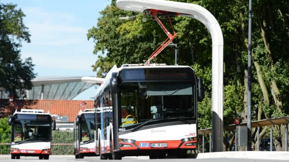 西門子全新充電技術(shù)在漢堡可用同一充電站為來(lái)自不同制造商的電動(dòng)巴士充電 西門子全新充電技術(shù)在漢堡可用同一充電站為來(lái)自不同制造商的電動(dòng)巴士充電