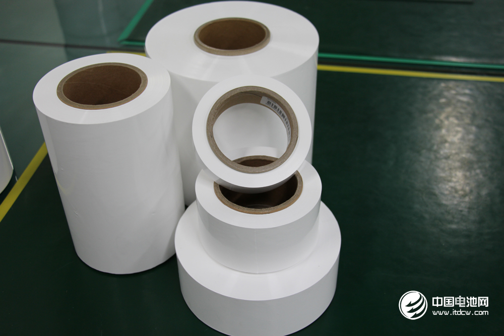 國標委發(fā)布《鋰離子電池用聚烯烴隔膜》等五項新能源汽車領域國標 國標委發(fā)布《鋰離子電池用聚烯烴隔膜》等五項新能源汽車領域國標