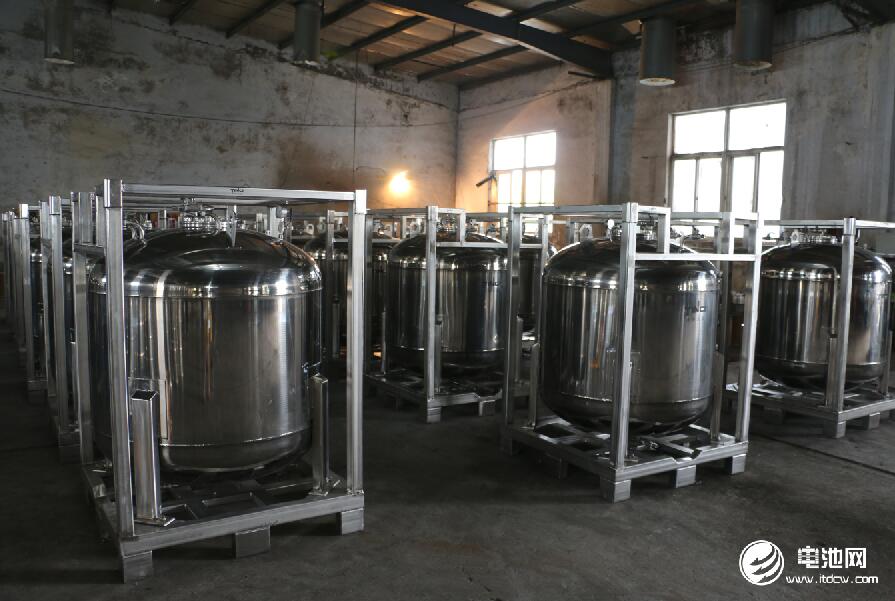 青島海鑫達(dá)高純度電子原料包裝容器生產(chǎn)車(chē)間 青島海鑫達(dá)高純度電子原料包裝容器生產(chǎn)車(chē)間