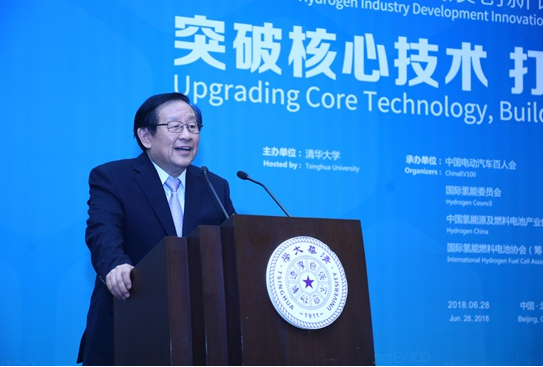 全國(guó)政協(xié)副主席萬(wàn)鋼