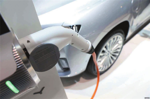 國補加速退坡 新能源汽車地補應(yīng)向何處去 國補加速退坡 新能源汽車地補應(yīng)向何處去