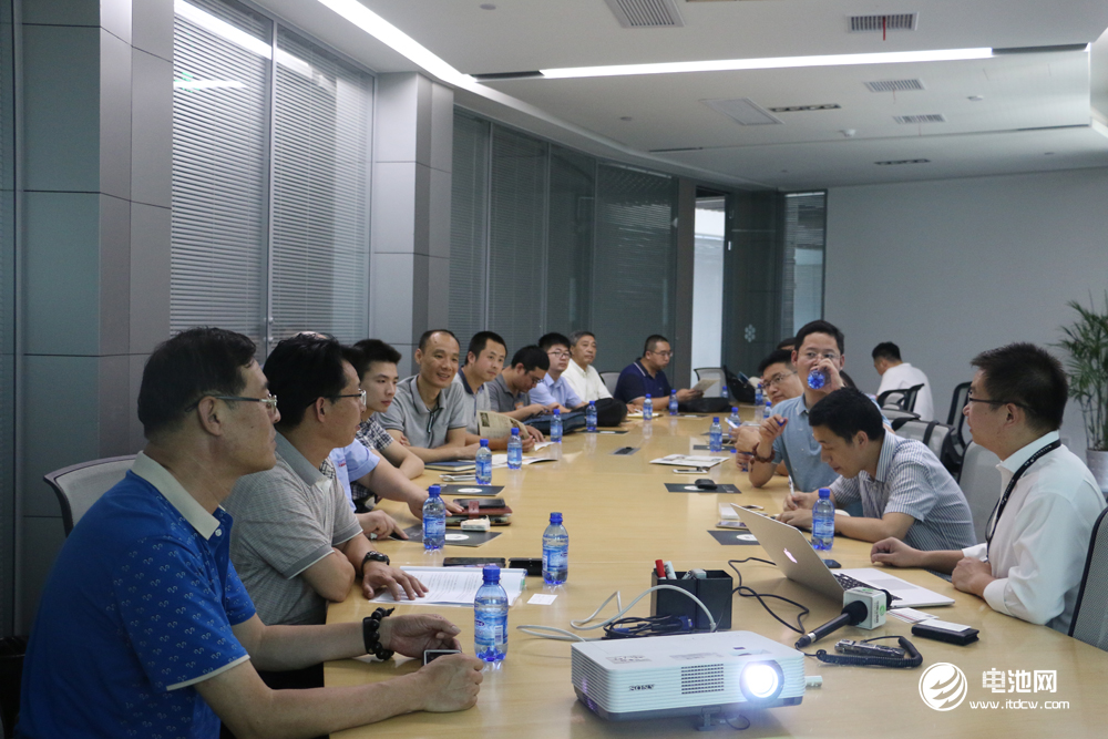 中國鋰電新能源產業鏈調研團一行與微宏動力相關領導交流、座談 中國鋰電新能源產業鏈調研團一行與微宏動力相關領導交流、座談