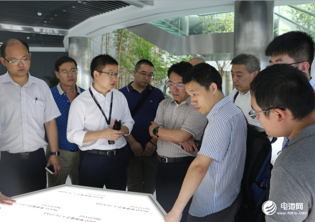 中國鋰電新能源產業鏈調研團一行參觀微宏動力 中國鋰電新能源產業鏈調研團一行參觀微宏動力