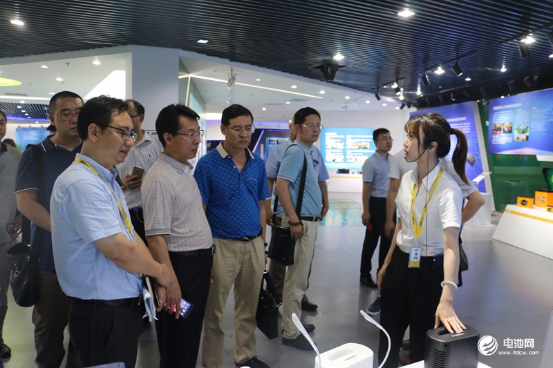 中國鋰電新能源產(chǎn)業(yè)鏈調(diào)研團一行參觀超威集團 中國鋰電新能源產(chǎn)業(yè)鏈調(diào)研團一行參觀超威集團