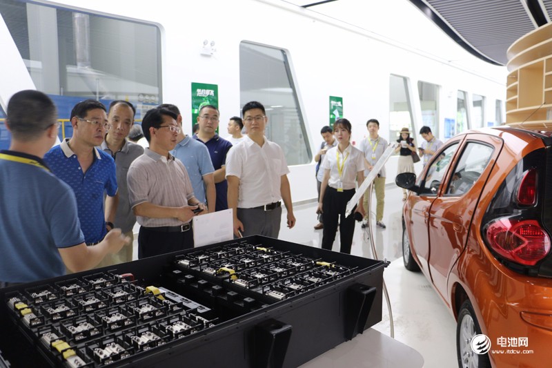 中國鋰電新能源產(chǎn)業(yè)鏈調(diào)研團一行參觀超威集團 中國鋰電新能源產(chǎn)業(yè)鏈調(diào)研團一行參觀超威集團