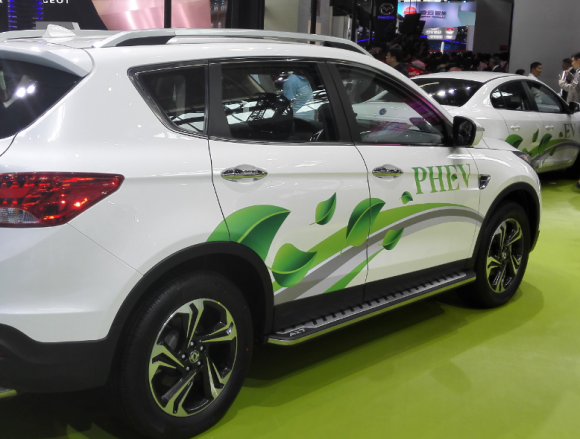 插電混動(dòng)連車帶牌被爆炒市場誘惑 產(chǎn)業(yè)投資現(xiàn)出局隱憂