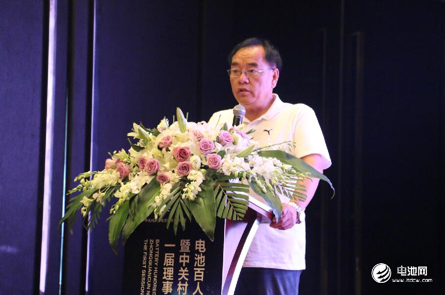 北京大學化學與分子工程學教授其魯 北京大學化學與分子工程學教授其魯