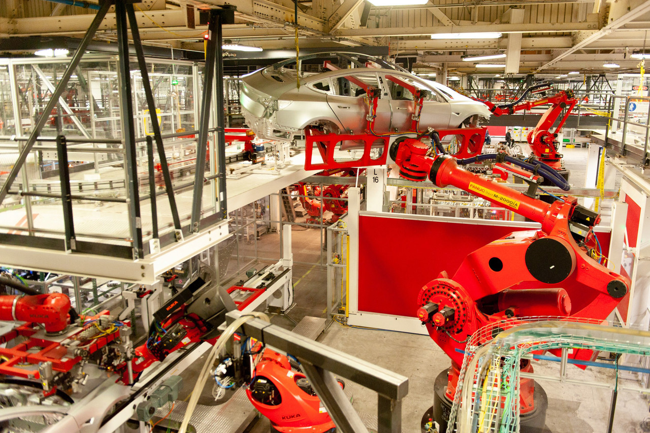 Model 3裝配線上的組裝機器人