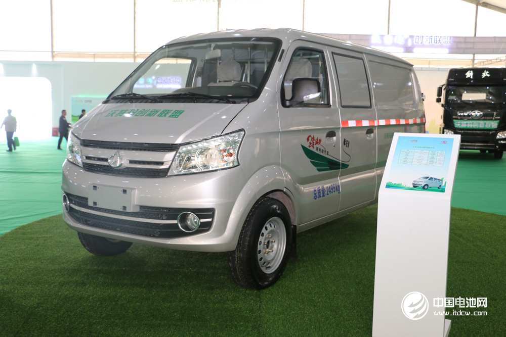 電動(dòng)物流車 電動(dòng)物流車