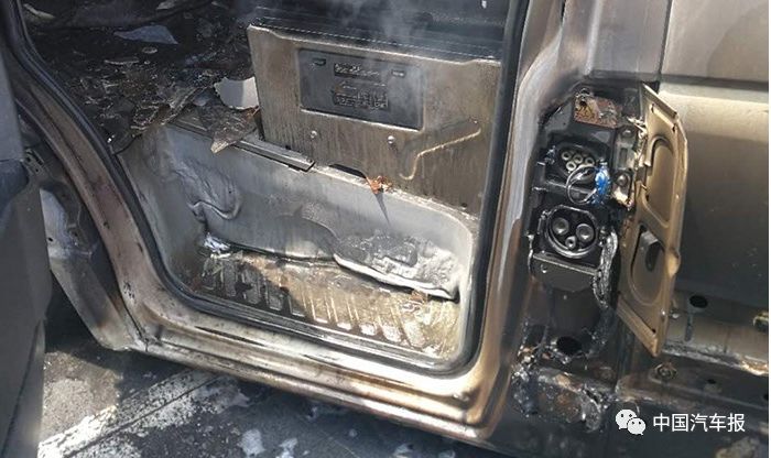 電動汽車頻頻發(fā)“火” 三元鋰電池該不該背這鍋? 電動汽車頻頻發(fā)“火” 三元鋰電池該不該背這鍋?