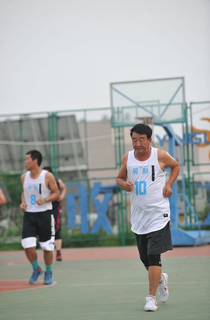 昔日光伏巨頭英利困局難解 苗連生退而不休 昔日光伏巨頭英利困局難解 苗連生退而不休