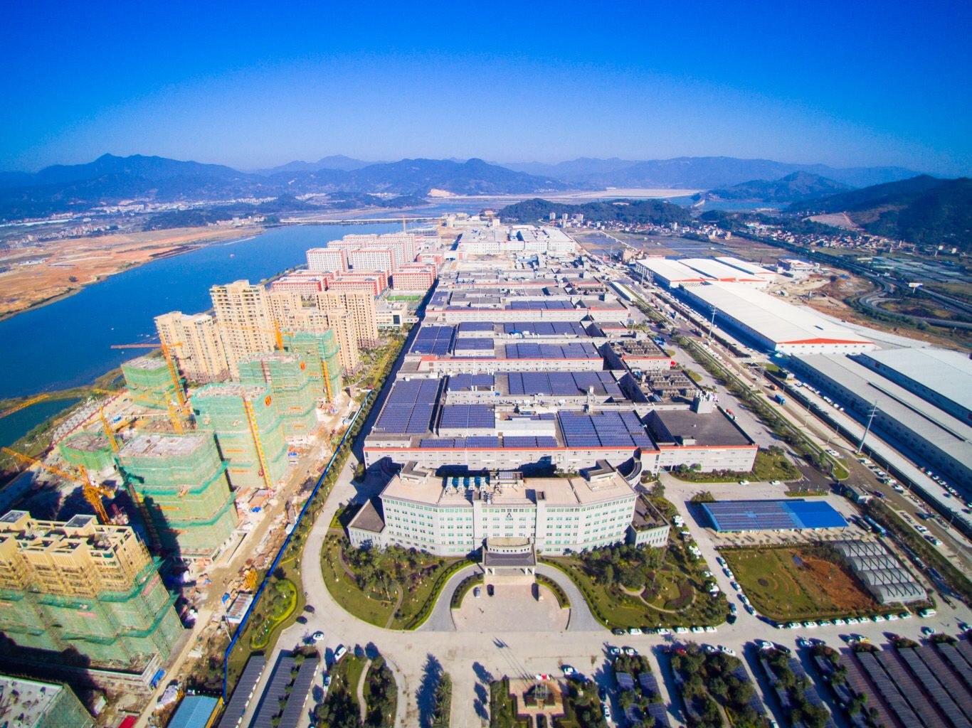 內(nèi)有車企“逃離” 外有日韓反攻 寧德時(shí)代們危機(jī)逼近 內(nèi)有車企“逃離” 外有日韓反攻 寧德時(shí)代們危機(jī)逼近