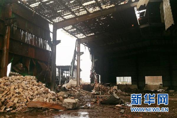 江蘇省淮安市查處的一處非法鉛冶煉點的廠房內部