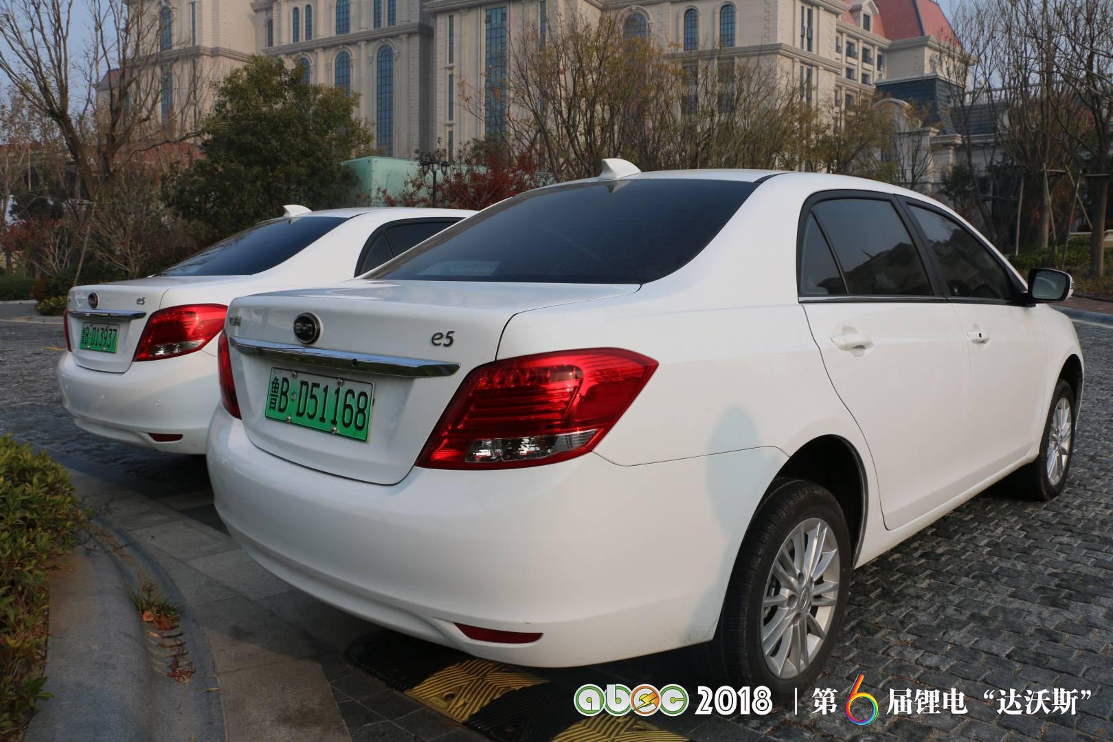 比亞迪助力ABEC2018|鋰電“達沃斯”組委會圓滿完成接送嘉賓任務