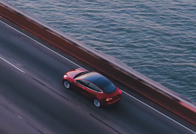 特斯拉半年四度調(diào)價引發(fā)七成暴跌 Model 3周產(chǎn)7000輛亟需銷路