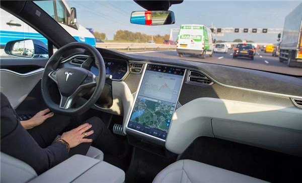 狂歡下的冷思考 自動(dòng)駕駛是不是在畫餅