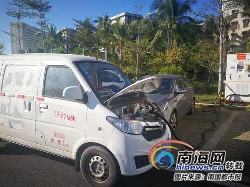 充電樁車位被占用后，新能源車主違停充電。