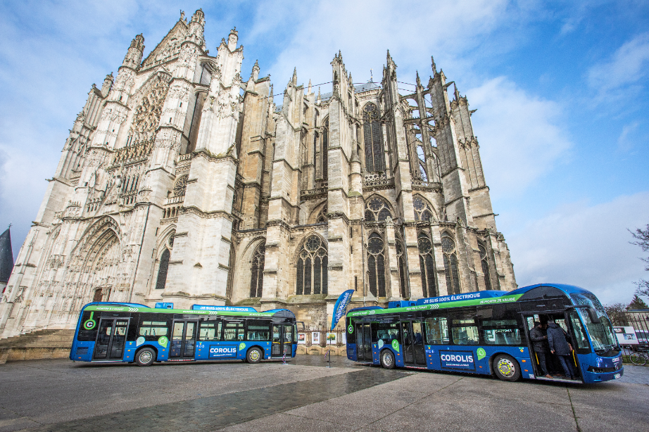 2018年12月8日,比亞迪法國工廠首批兩臺純電動大巴亮相博韋大教堂 2018年12月8日,比亞迪法國工廠首批兩臺純電動大巴亮相博韋大教堂