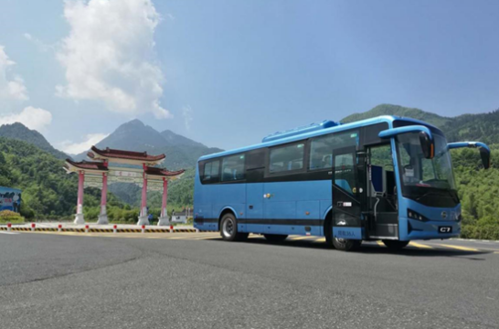 “云端”上的綠色行者 比亞迪C7首登黃山試運行