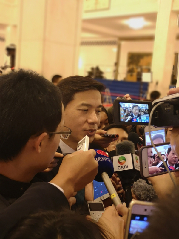 全國(guó)政協(xié)委員、百度公司董事長(zhǎng)李彥宏