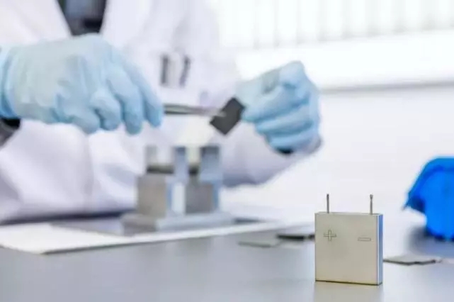 瑞士創(chuàng)企宣稱開發(fā)出超級電池 電動汽車可續(xù)航上千公里