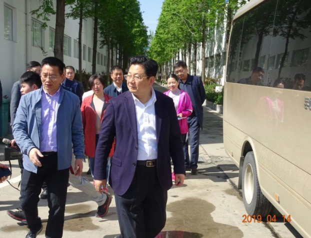 駐馬店市市長朱是西一行蒞臨惠強新材調研指導工作 駐馬店市市長朱是西一行蒞臨惠強新材調研指導工作