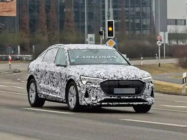 純電跨界SUV  奧迪e-tron Sportback假想圖