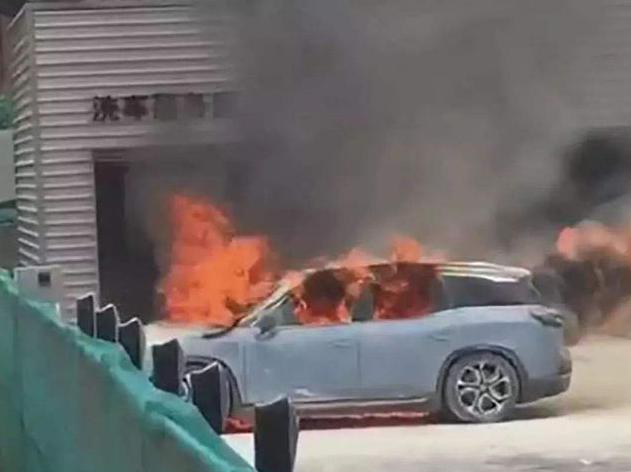 拒絕特斯拉式自燃 未來的電動車電池應(yīng)該是這樣的